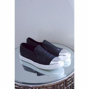 Steve Madden Slip-On Loafer (Size 8.5)